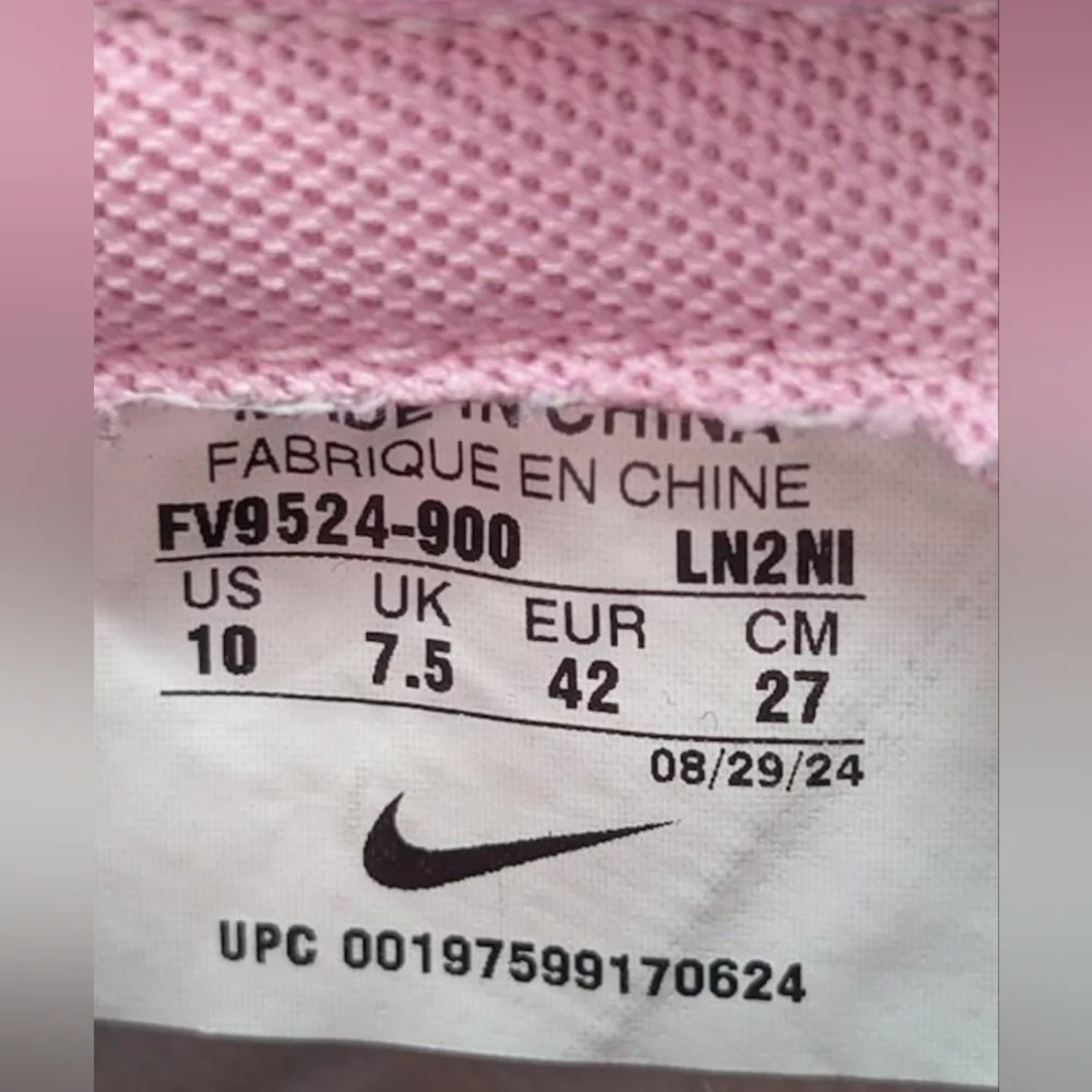 Nike Dunk Low 'Real Pink' Sneakers Wmn's Size 10 Like New MSRP $140 - Picture 11 of 11